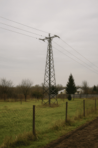 slup-energetyczny-na-dzialce-prawa-wlasciciela-tk-2025